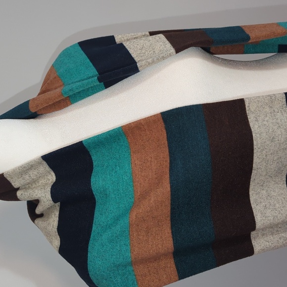 Colorblock Infinity Scarf - Picture 4 of 11